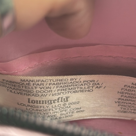 Kuromi by Sanrio Loungefly Black Pink Nylon Crossbody Bag NYB6056 - Picture 7 of 11